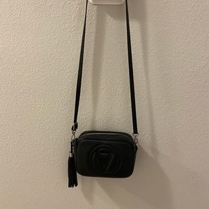 I am selling my Valentino cross/ body bag